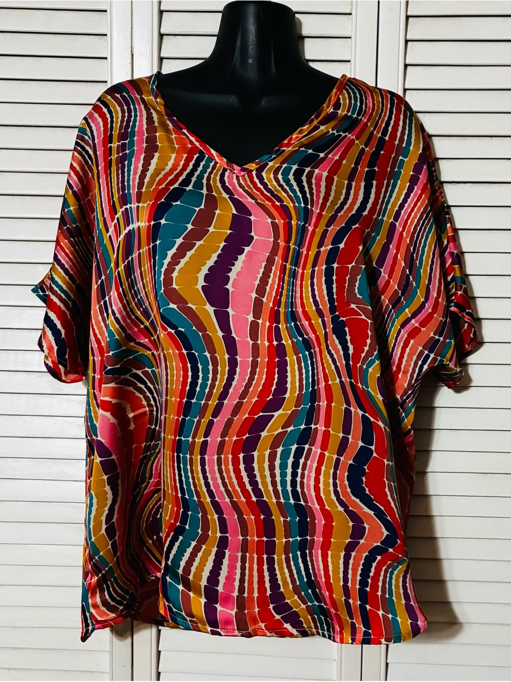 entro Multicolor Wave-Print V-Neck Blouse in Pink, Red, Teal & Mustard